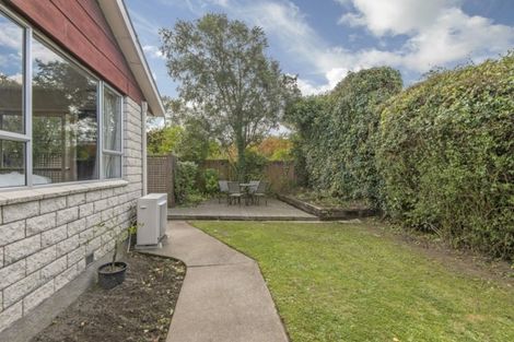 Photo of property in 2/4 Kotare Street, Fendalton, Christchurch, 8041