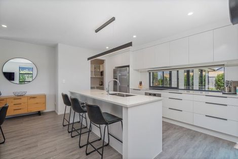 Photo of property in 6 Awatea Drive, Whitianga, 3510