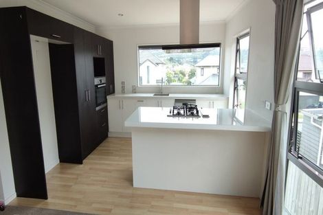 Photo of property in 21 Cresswell Place, Johnsonville, Wellington, 6037