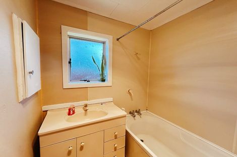 Photo of property in 2/6 Snead Place, Hamilton East, Hamilton, 3216