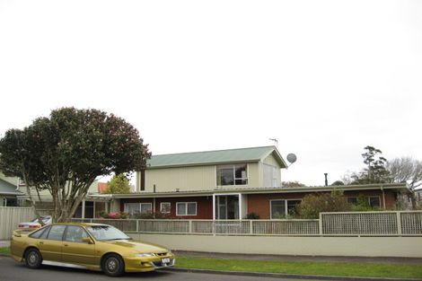 Photo of property in 3 Kauri Street, Merrilands, New Plymouth, 4312
