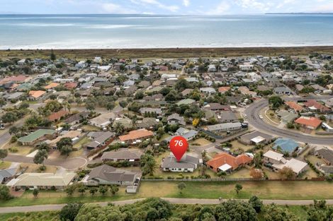 Photo of property in 76 Dalton Drive, Papamoa Beach, Papamoa, 3118