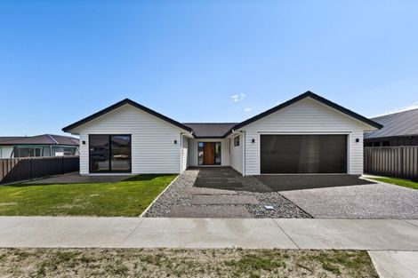 Photo of property in 77 Brookvale Road, Havelock North, 4130