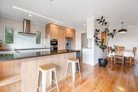 Photo of property in 51 Balboa Drive, Matakatia, Whangaparaoa, 0930