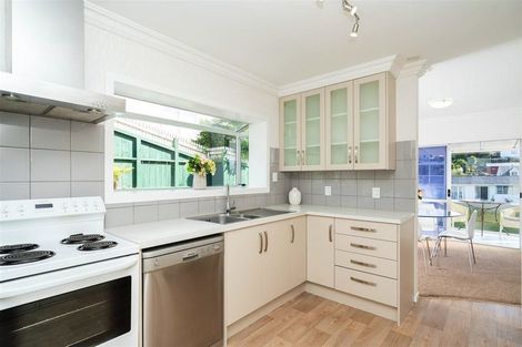 Photo of property in 2 Lachlan Drive, Dinsdale, Hamilton, 3204