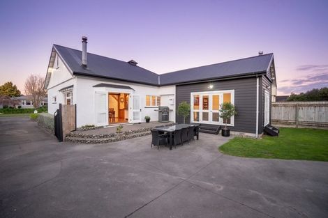 Photo of property in 12 Phoenix Avenue, Hokowhitu, Palmerston North, 4410