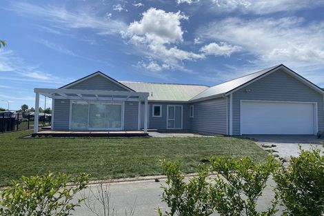 Photo of property in 2 Grove Lane, Omokoroa, 3114