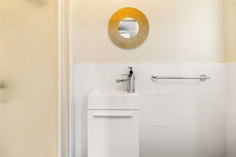 Photo of property in 1a Barberry Lane, Te Atatu Peninsula, Auckland, 0610