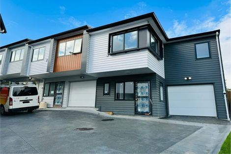 Photo of property in 5/16 Buisson Glade, West Harbour, Auckland, 0618