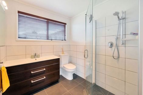 Photo of property in 6 Windsor Place, Windsor Park, Auckland, 0630