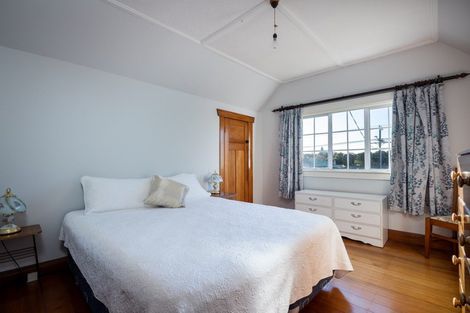 Photo of property in 37 Wallace Place, Westown, New Plymouth, 4310