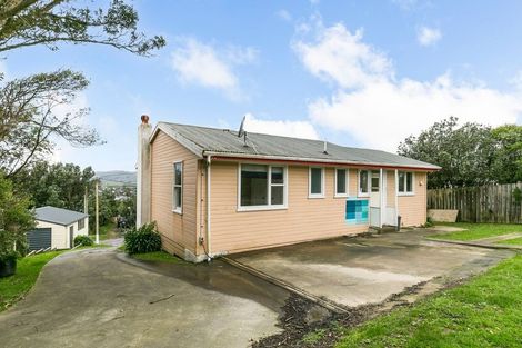 Photo of property in 43 Hiwi Crescent, Titahi Bay, Porirua, 5022