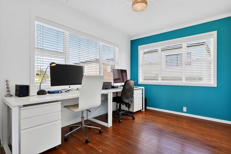 Photo of property in 2/41 Hastings Road, Mairangi Bay, Auckland, 0630