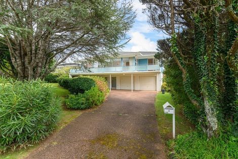 Photo of property in 4 Kerrymaria Place, Hillcrest, Auckland, 0627
