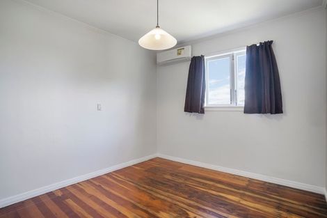 Photo of property in 3 Pleasant Road, Glen Eden, Auckland, 0602