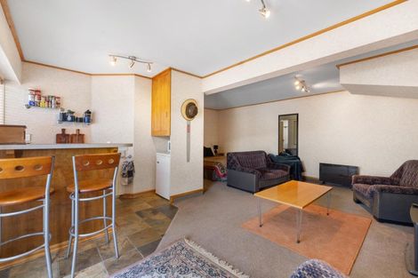 Photo of property in 48 Wynyard Crescent, Fernhill, Queenstown, 9300