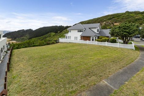 Photo of property in 18 Countess Close, Maupuia, Wellington, 6022