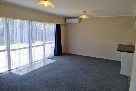 Photo of property in 37 Graham Avenue, Te Atatu Peninsula, Auckland, 0610