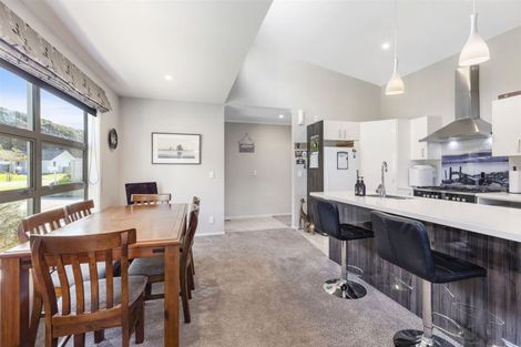 Photo of property in 14a Banks Boulevard, Whitby, Porirua, 5024