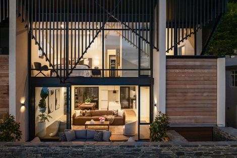 Photo of property in 14 Vancouver Drive, Queenstown, 9300