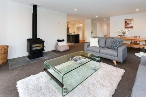 Photo of property in 5 Cressy Place, Darfield, 7510