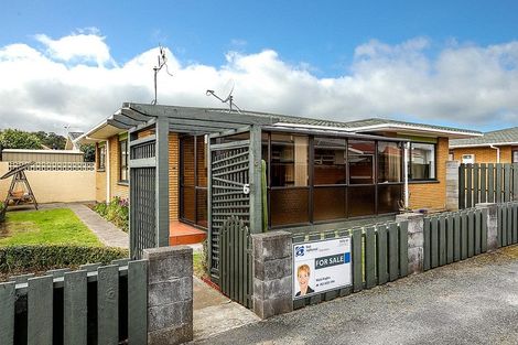 Photo of property in 6 Holsworthy Road, Lower Vogeltown, New Plymouth, 4310