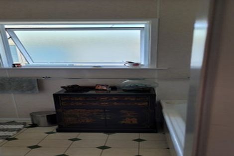 Photo of property in 7 Margaret Place, Merrilands, New Plymouth, 4312