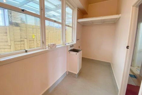 Photo of property in 14 Meadowvale Avenue, Forrest Hill, Auckland, 0620