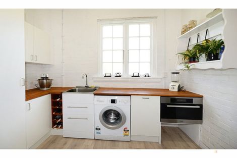 Photo of property in 17 Rhodes Street, Waimate, 7924