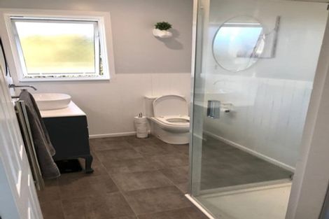 Photo of property in 2 Warren Street, Paparangi, Wellington, 6037