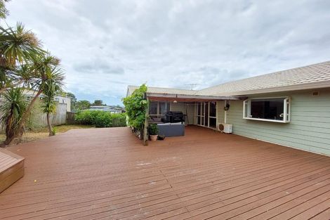 Photo of property in 47 Broadfield Street, Massey, Auckland, 0614