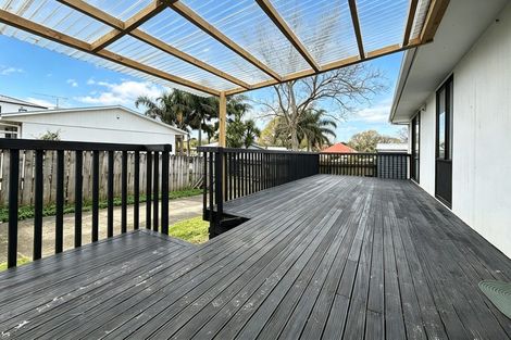 Photo of property in 2/26 Nearco Street, Randwick Park, Auckland, 2105