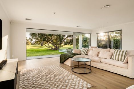 Photo of property in 194 Oceanbeach Road, Mount Maunganui, 3116