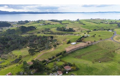 Photo of property in 16 Tearoe Road, Manukau Heads, Waiuku, 2684