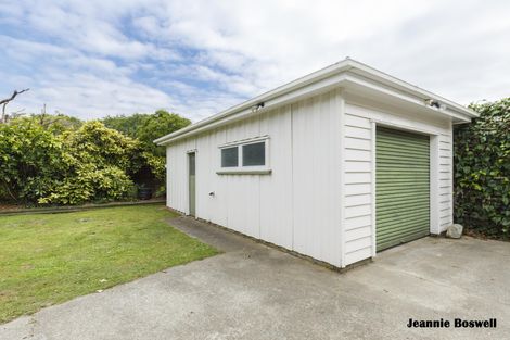 Photo of property in 43 Elmira Avenue, Hokowhitu, Palmerston North, 4410