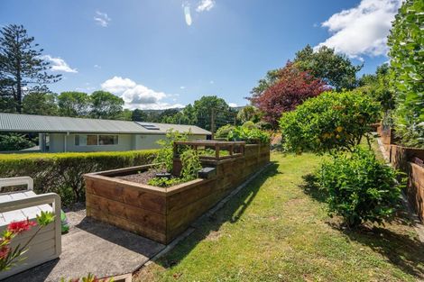 Photo of property in 8 Boscobel Lane, Tawa, Wellington, 5028