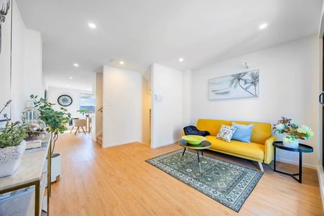 Photo of property in 6/4 Waitaki Street, Henderson, Auckland, 0612