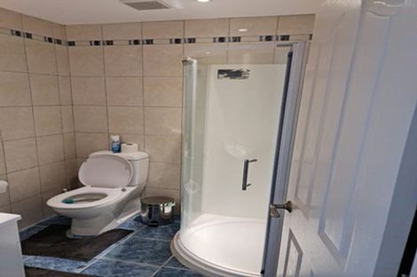 Photo of property in 140 Glanmire Road, Newlands, Wellington, 6037