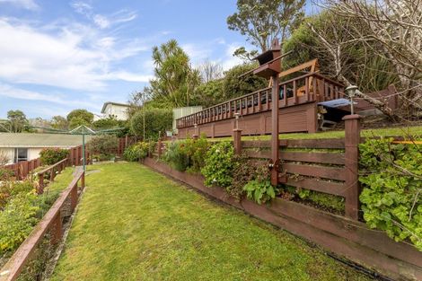 Photo of property in 11 Malaghan Grove, Johnsonville, Wellington, 6037