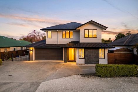 Photo of property in 14 Kahika Grove, Huapai, Kumeu, 0810