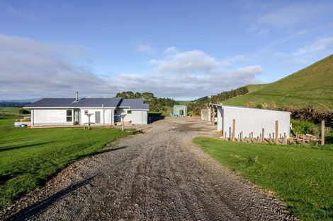 Photo of property in 400 Te Kakapo Valley Road, Dannevirke, 4978