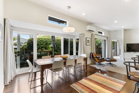 Photo of property in 2/7 Sentinel Road, Herne Bay, Auckland, 1011