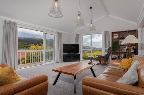 Photo of property in 18 Greyfriars Crescent, Tawa, Wellington, 5028