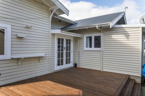 Photo of property in 2 Aerodrome Road, Dannevirke, 4972