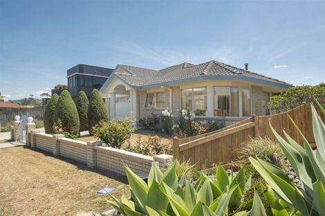 Photo of property in 32 Seychelles Drive, Papamoa Beach, Papamoa, 3118