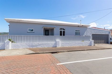Photo of property in 155 The Esplanade, Petone, Lower Hutt, 5012
