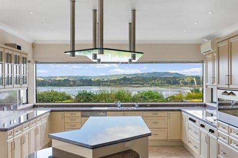 Photo of property in 220 Sandspit Road, Shelly Park, Auckland, 2014