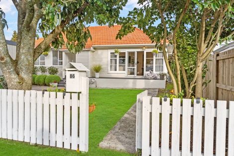 Photo of property in 86 Queen Street, Te Puke, 3119