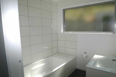 Photo of property in 137a Newlands Road, Newlands, Wellington, 6037