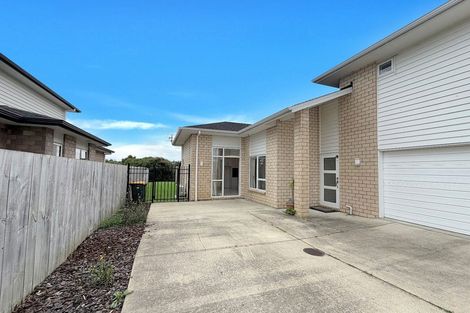 Photo of property in 1 Iwinuku Crescent, Wattle Downs, Auckland, 2103
